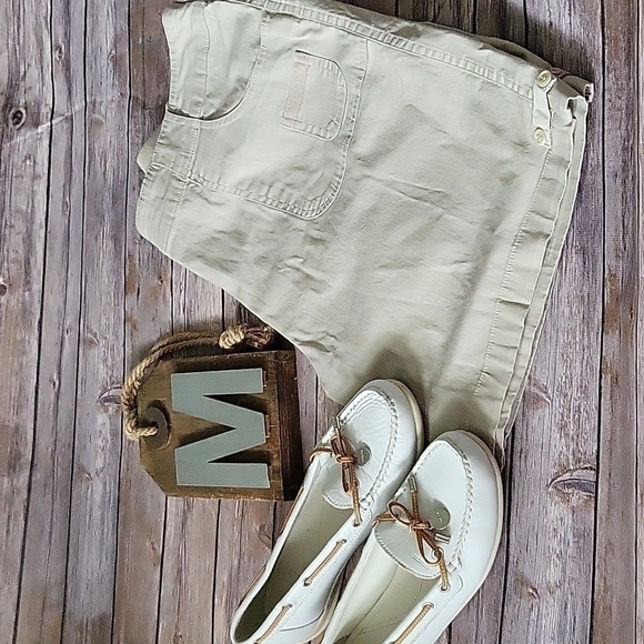 Briggs light tan lightweight shorts with 7.25" inseam NWT - Picture 1 of 12